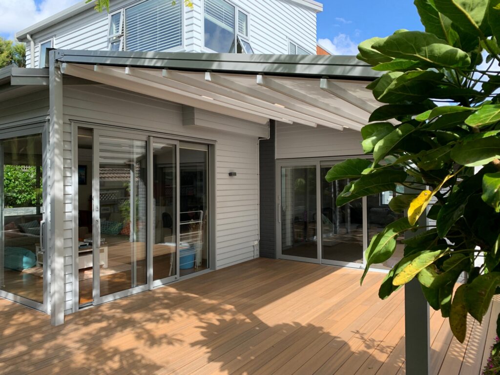 Oztech retractable pergola in One Tree Hill